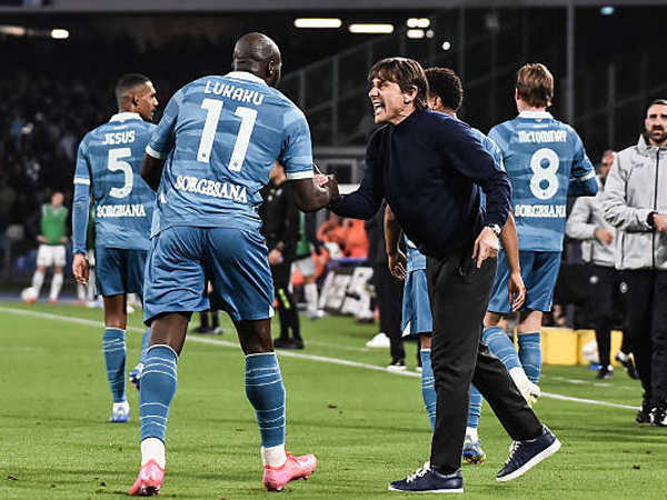 Napoli Bungkam Empoli, Antonio Conte Apresiasi Kerja Keras Anak Asuhnya