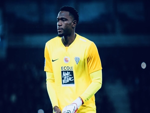 Tottenham Kirim Pemandu Bakat Pantau Langsung Aksi Kiper Angers