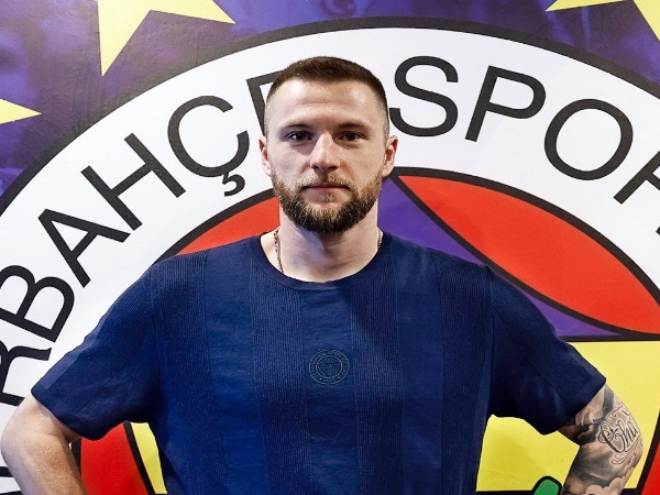 Tottenham Disaingi Everton Dan Palace Dalam Perburuan Skriniar