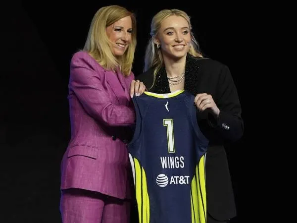 Wings Pilih Bintang UConn Paige Bueckers No. 1 di Draft WNBA 2025
