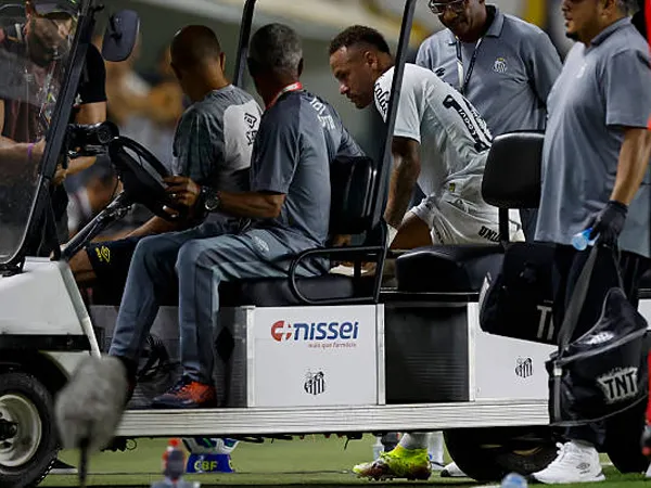 Laga Spesial Bersama Santos Berakhir Menjadi Tangisan Bagi Neymar Jr