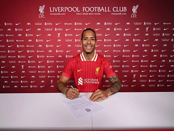 Tegaskan Loyalitas untuk Liverpool, Virgil van Dijk Perpanjang Kontrak