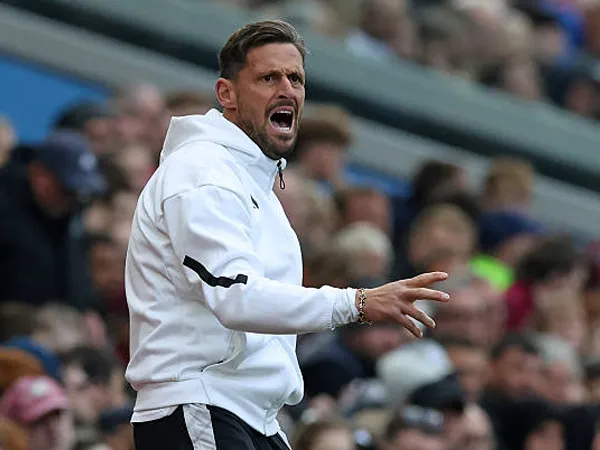 Jason Tindall Akui Newcastle United Kewalahan Lawan Aston Villa