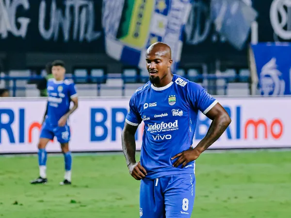 Penyerang Persib, Gervane Kastaneer