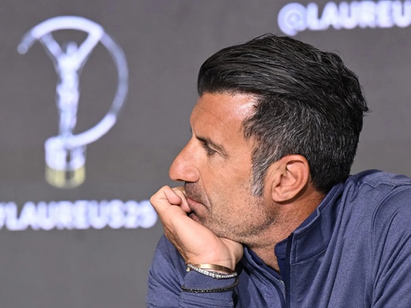 Luis Figo Turun Tangan Membela Carlo Ancelotti