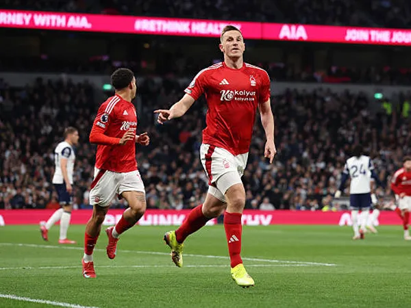 Chris Wood Bersinar, Nottingham Forest Tumbangkan Tottenham di London