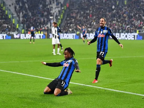 Ademola Lookman disebut menjadi opsi alternatif Juventus apabila gagal mendatangkan Victor Osimhen dari Napoli musim panas ini / via Getty Images