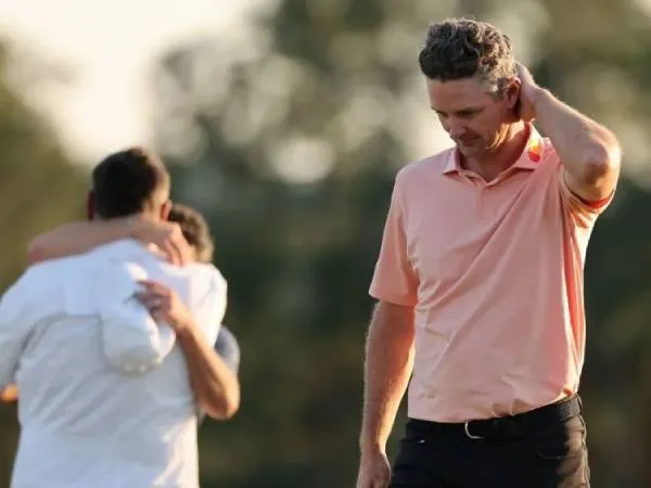 Justin Rose (kanan) tercatat tiga kali nyaris juara Masters dalam satu dekade terakhir, yakni kalah dari Spieth (2015), Garcia (2017), dan McIlroy (2025). (Foto: Golf Digest)