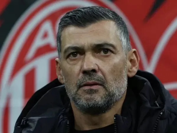 Alasan Sergio Conceicao Simpan Santiago Gimenez di Bangku Cadangan