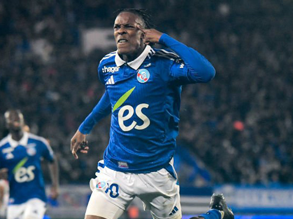 Newcastle Coba Gagalkan Upaya Chelsea Rekrut Emanuel Emegha