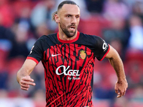 Valencia Buka Peluang Rekrut Vedat Muriqi di Musim Panas