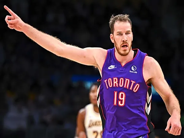 Jakob Poeltl Meningkatkan Kemampuan Tembakan Bebasnya