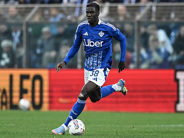 Operasi Cedera Metatarsal, Como Konfirmasi Musim Assane Diao Berakhir