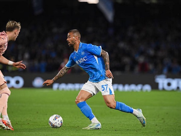 Leonardo Spinazzola Tegaskan Napoli Percaya Diri Raih Scudetto