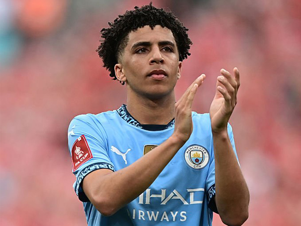 Rico Lewis Hepi Bantu Mancheter City Lolos ke Final Piala FA