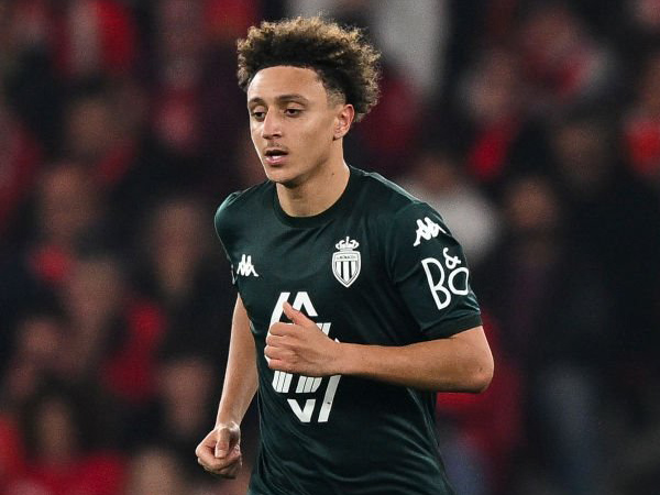 Liverpool dan Manchester City Berebut Tanda Tangan Eliesse Ben Seghir