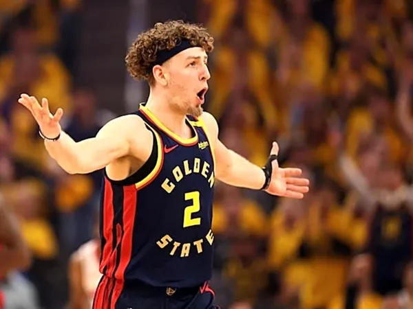 Warriors Kalahkan Rockets, Brandin Podziemski Cetak Rekor