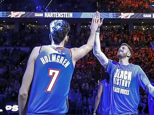 Isaiah Hartenstein Kagum dengan Permainan Chet Holmgren