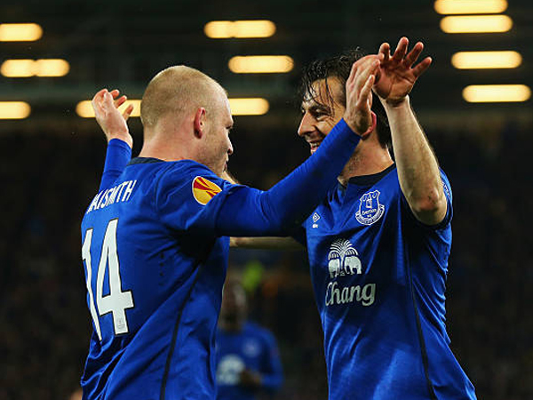 Steven Naismith Puji Peran Leighton Baines di Everton