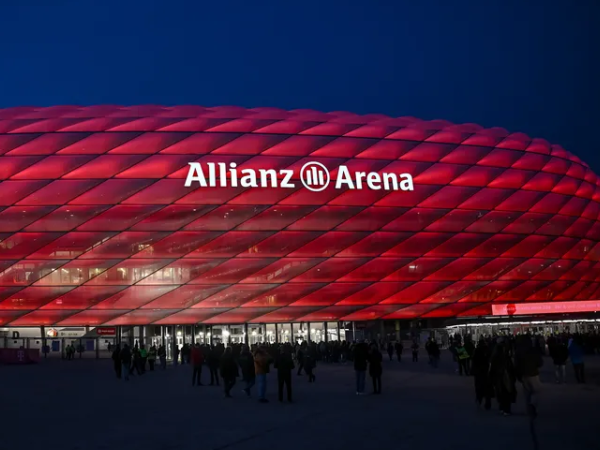 Demi Hormati Franz Beckenbauer, Bayern Ubah Alamat Allianz Arena
