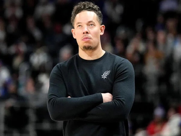 Mitch Johnson Bersyukur Ditunjuk Jadi Pelatih Spurs