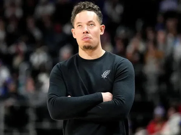 Mitch Johnson Bersyukur Ditunjuk Jadi Pelatih Spurs