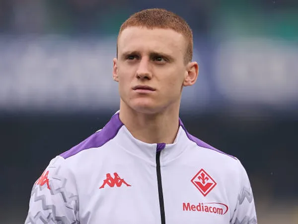 Diminati Klub Besar, Fiorentina Siapkan Kontrak Baru untuk Pietro Comuzzo
