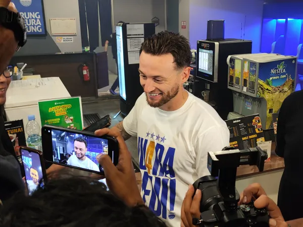 Kapten Persib, Marc Klok