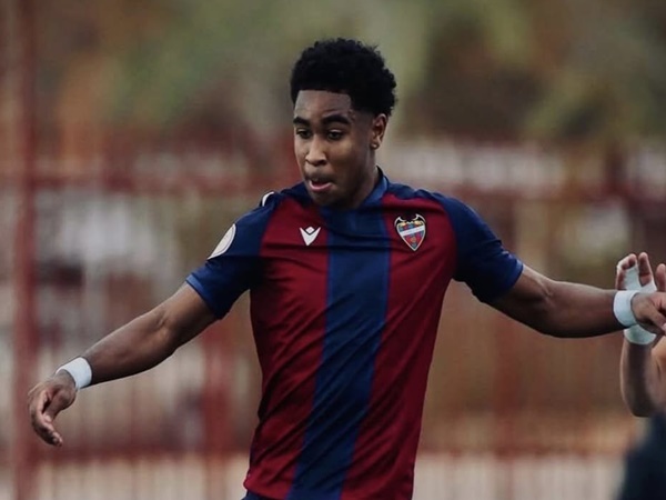 Valencia Kalahkan Atletico Madrid Dalam Perburuan Aaron Mayol