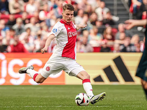 Anton Gaaei dari Ajax Bisa Jadi Penerus Trent Alexander-Arnold