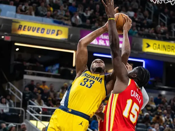 Los Angeles Lakers dianggap cocok datangkan Clint Capela ataupun Myles Turner.