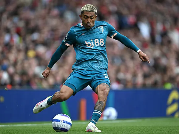 Julian Araujo Rayakan Comeback Dalam Kemenangan Bersejarah Bournemouth