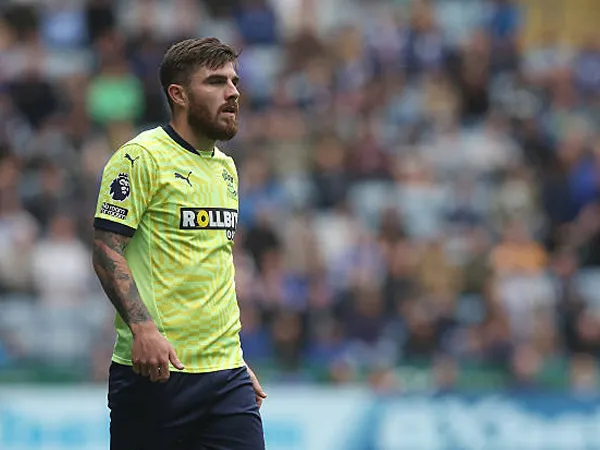 Ryan Manning dan Tekad Southampton Bangkit Usai Terdegradasi