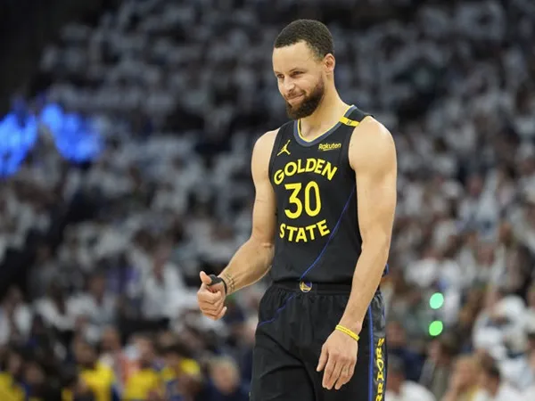 Stephen Curry Akan Absen Satu Minggu Usai Alami Cedera Hamstring