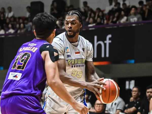 Prawira Bandung Selamat dari Terkaman Tangerang Hawks