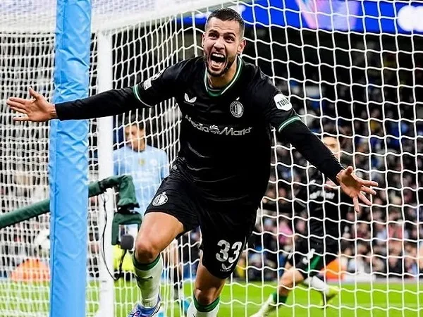 AC Milan Saingi Juventus untuk Dapatkan David Hancko