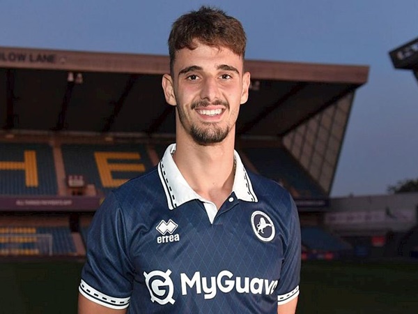 Perkuat Lini Serang, Lazio Pantau Striker Bintang Milwall