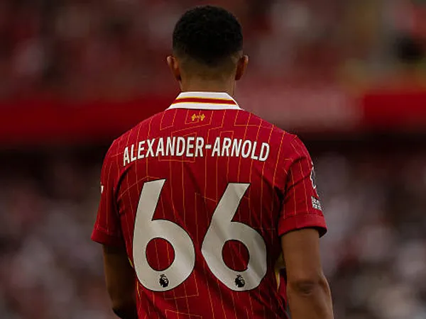 Virgil van Dijk Tak Mau Bandingkan Situasinya dengan Trent Alexander-Arnold