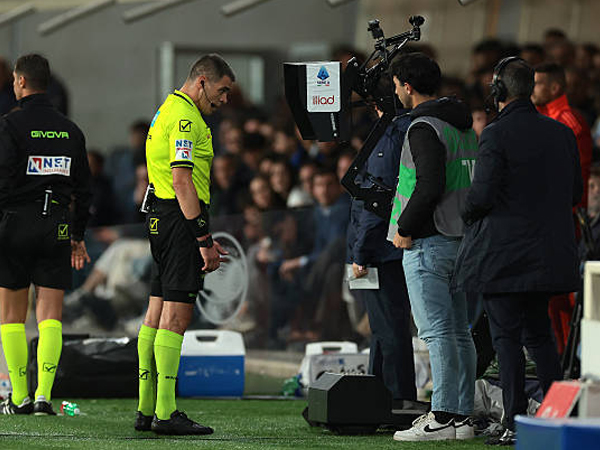 Batalkan Penalti AS Roma, Presiden AIA Bela Keputusan VAR