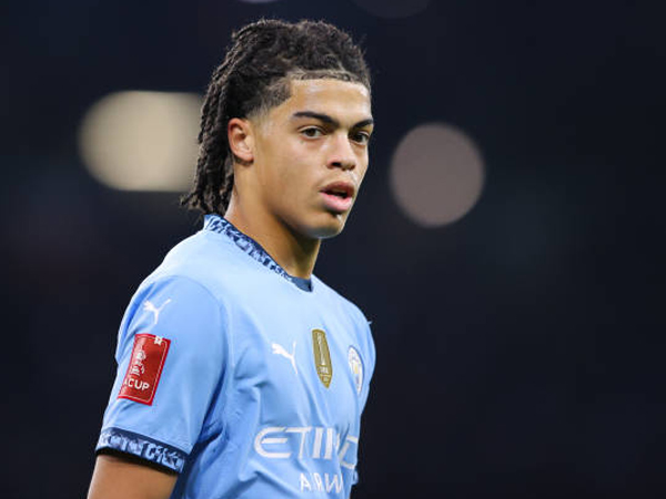 Bek Muda Manchester City, Jahmai Simpson-Pusey Cetak Sejarah