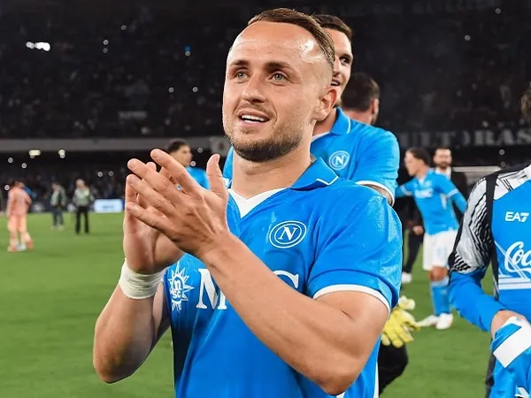 Napoli Konfirmasi Cedera Stanislav Lobotka, Billy GIlmour Jadi Pengganti