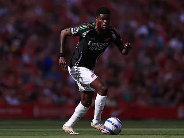 Thomas Partey Ingin Bertahan di Arsenal Meski Dapat Tawaran Besar