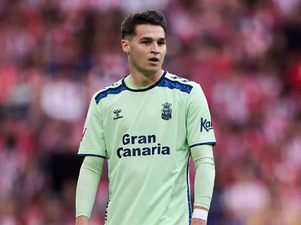 Mika Marmol, bek muda Las Palmas yang tengah dipantau Arsenal