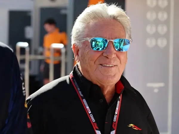 Mario Andretti Sebut Cadillac Akan Pertimbangkan Sergio Perez