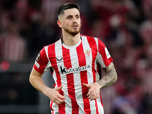 MU Lirik Oihan Sancet Sebagai Pengganti Potensial Bruno Fernandes