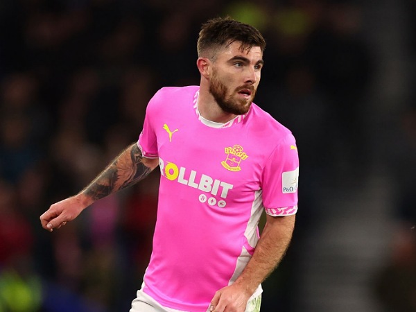 Ryan Manning Ingin Rusk & Lallana Bertahan di Southampton Musim Depan