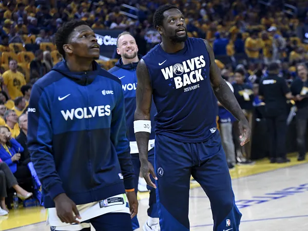 Julius Randle salut dengan performa apik Anthony Edwards.