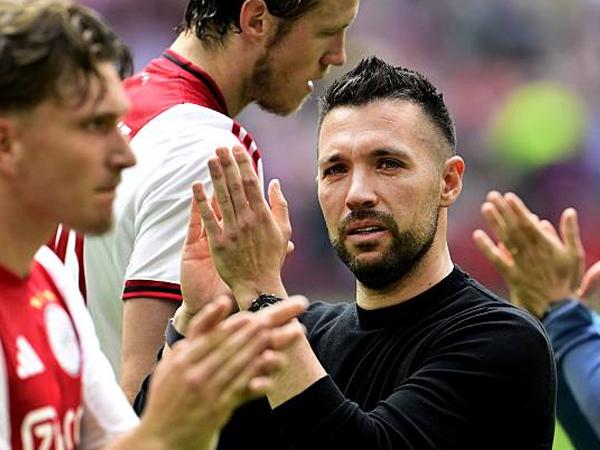 Ajax Amsterdam Gagal Juara, Francesco Farioli Putuskan Mundur