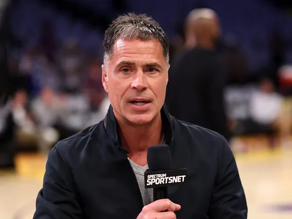 Los Angeles Lakers akan serius berburu bigman baru.