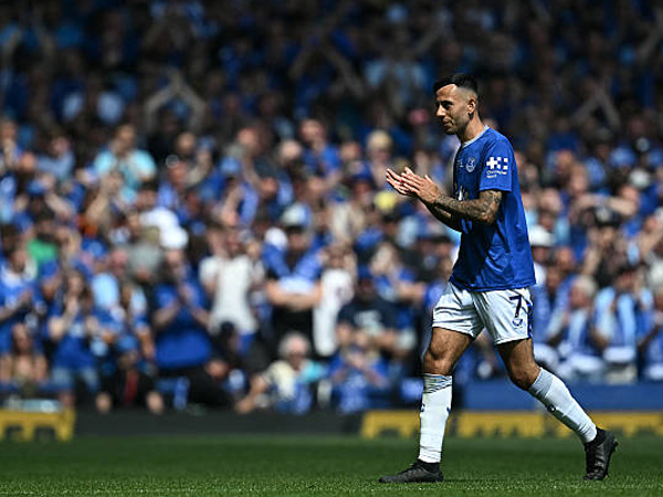 Dwight McNeil Kenang Momen Terakhir yang Tak Terlupakan di Goodison Park